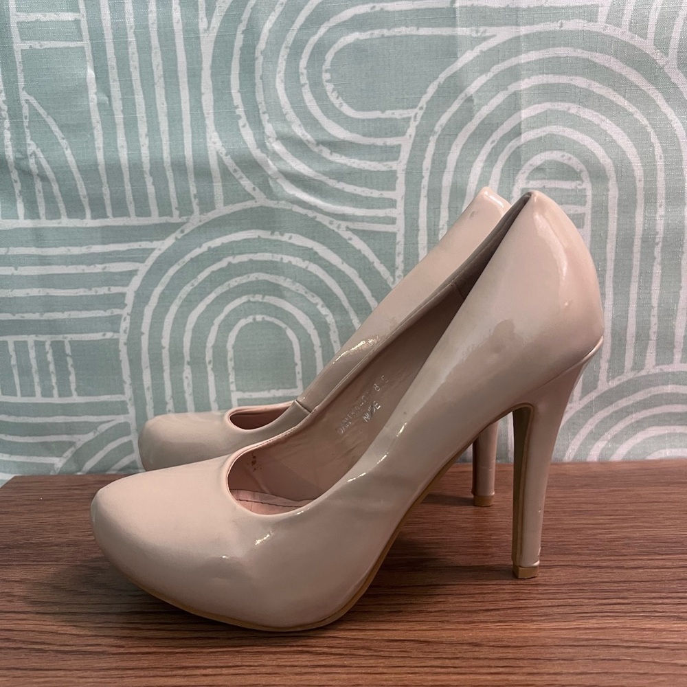 Women’s Nude Patent Platform Heels Size 8.5 Classic Stiletto Pumps